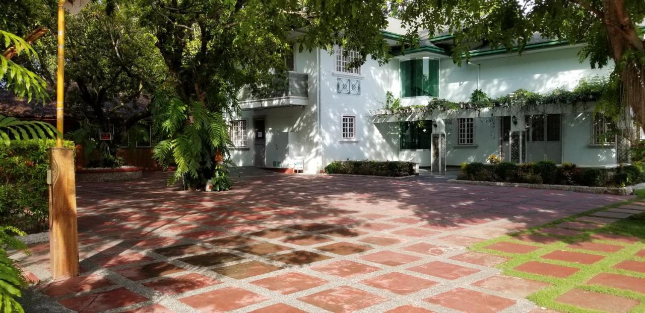 Buenavista Family Inn Tagudin Extérieur photo
