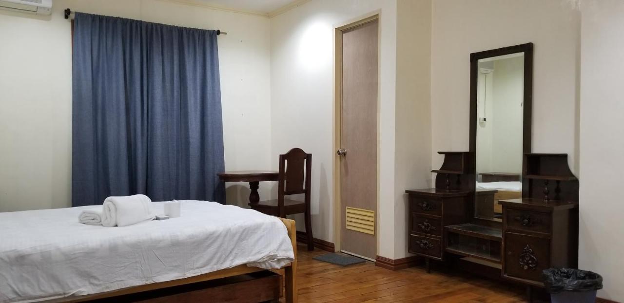 Buenavista Family Inn Tagudin Extérieur photo